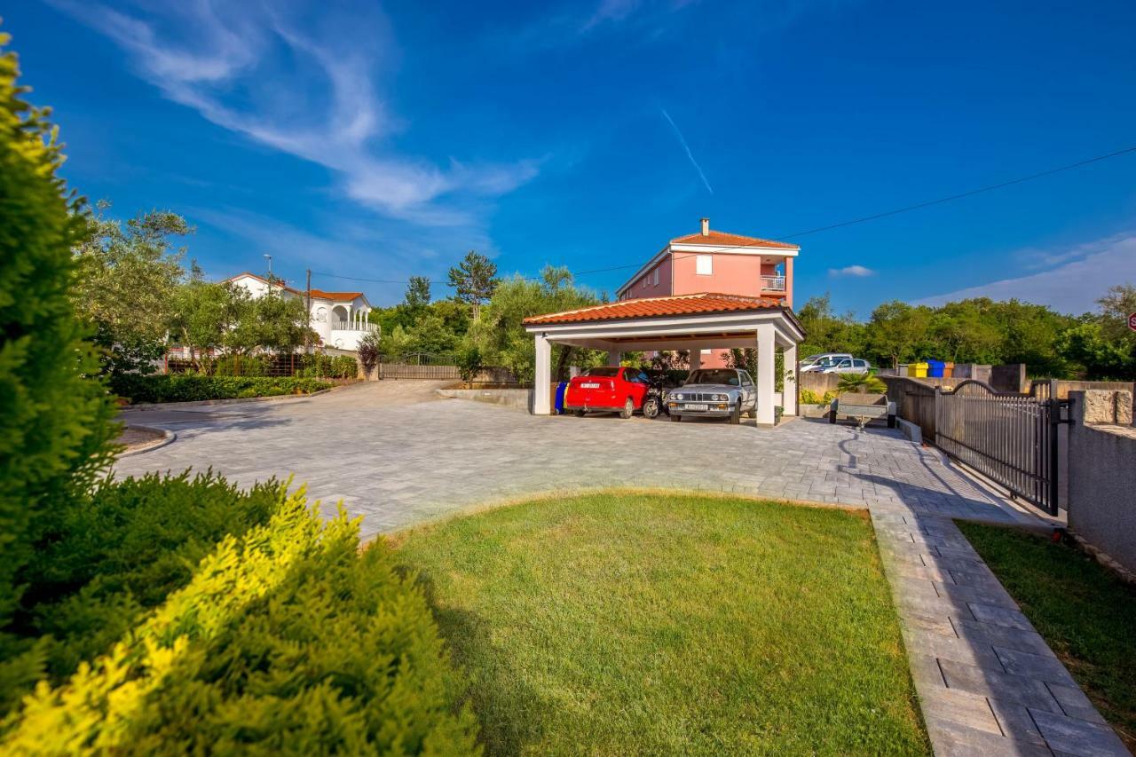 Garden Paradise App Sveti Vid-Miholjice Kültér fotó