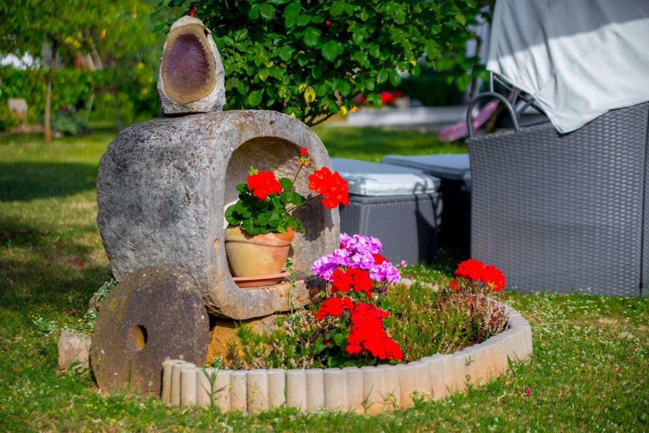 Garden Paradise App Sveti Vid-Miholjice Kültér fotó